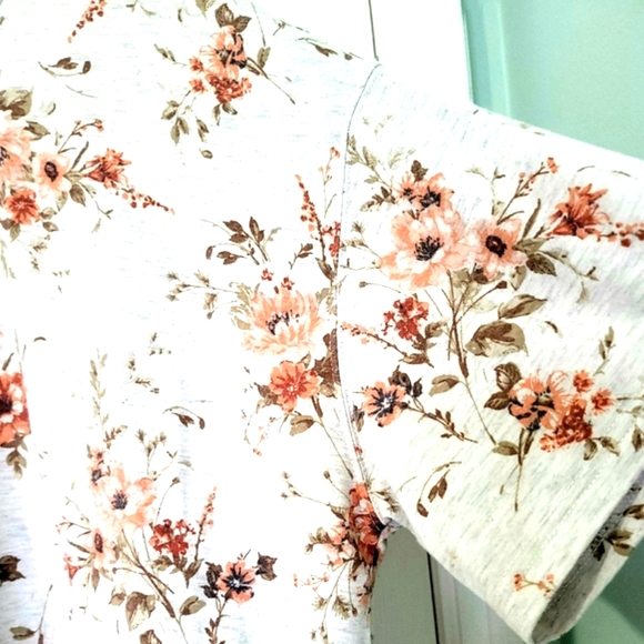 Plus Size 2X Jules & Leopold Women's Floral Pull-Over Top - Picture 4 of 12